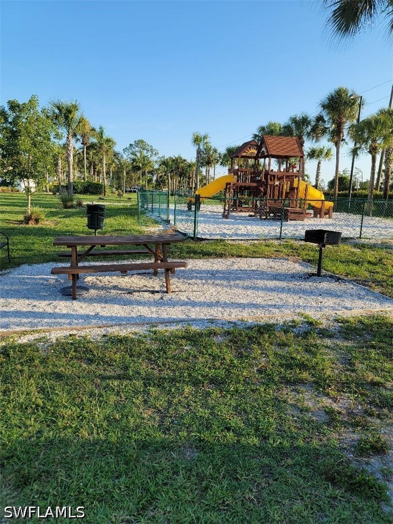190 Santa Clara Unit 190-4, Naples, FL 34104
