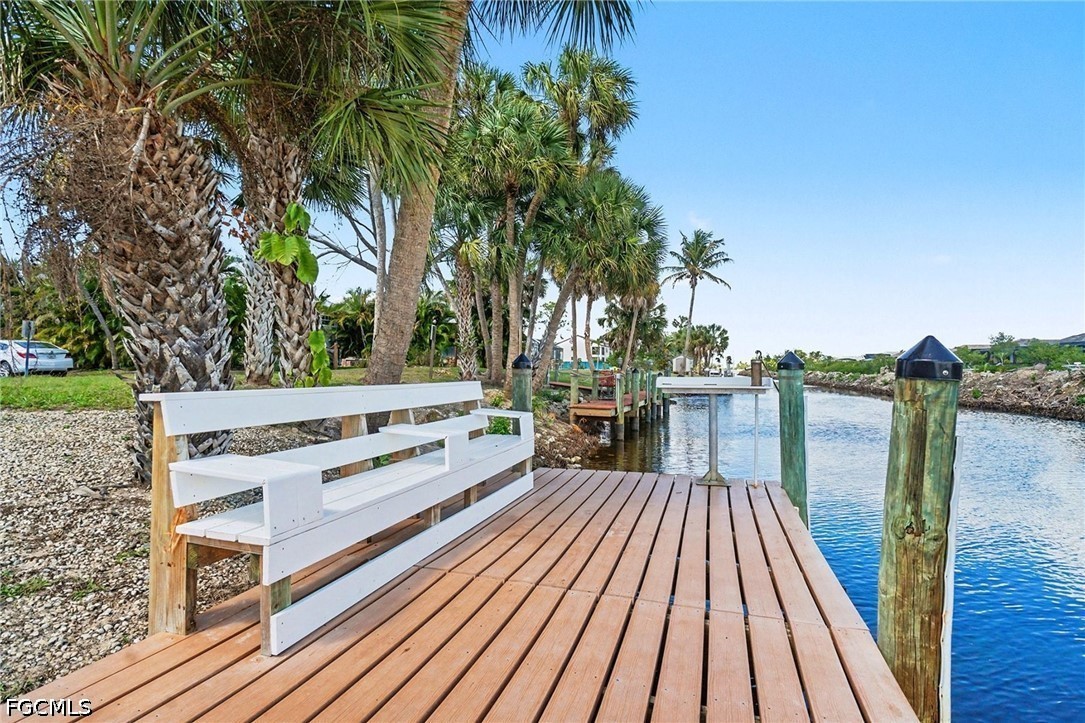 Dock