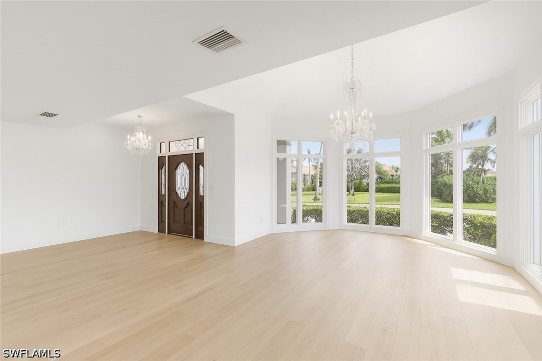 1535 Dolphin, Naples, FL 34102
