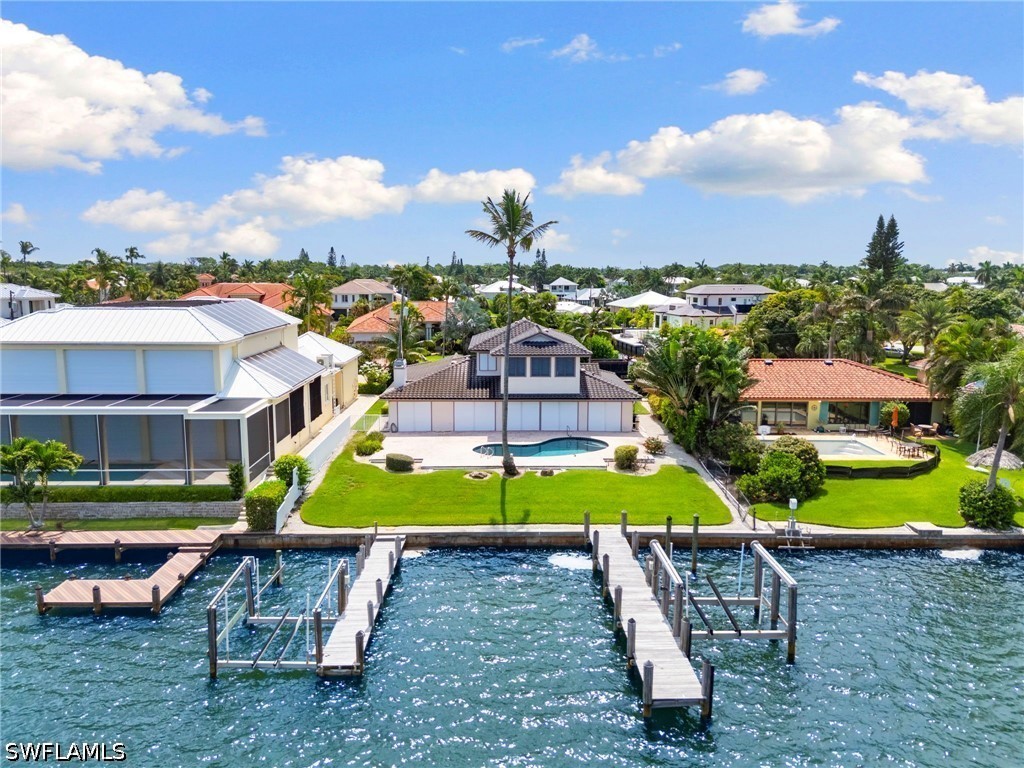 1535 Dolphin, Naples, FL 34102