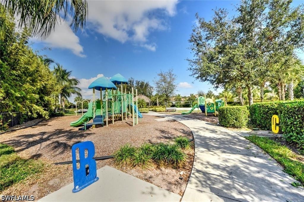 2645 Vine, Naples, FL 34120
