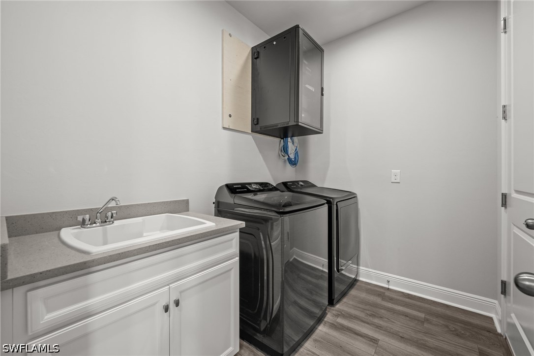 3849 Helmsman, Naples, FL 34120
