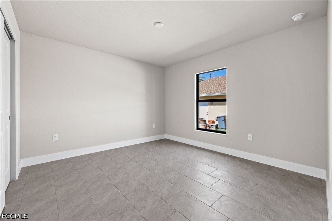 1807 2nd, Cape Coral, FL 33909