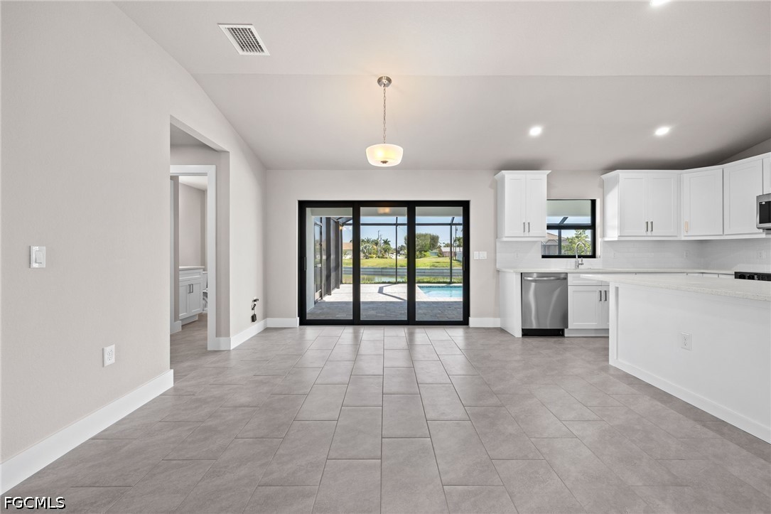 1807 2nd, Cape Coral, FL 33909