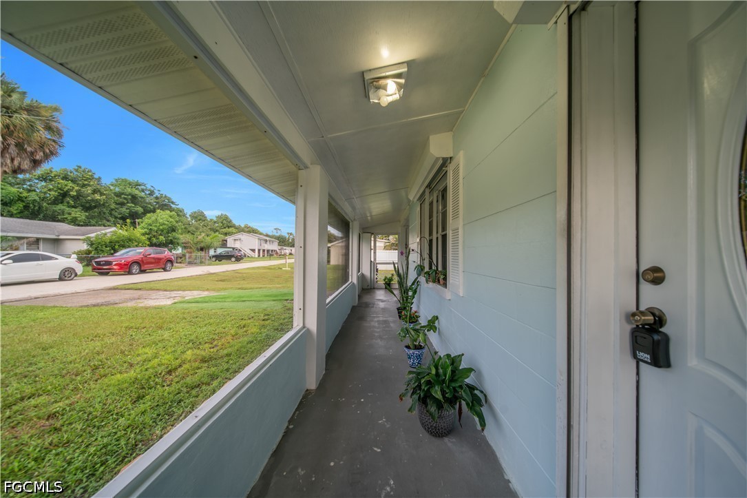 77 Glenmont, North Fort Myers, FL 33917