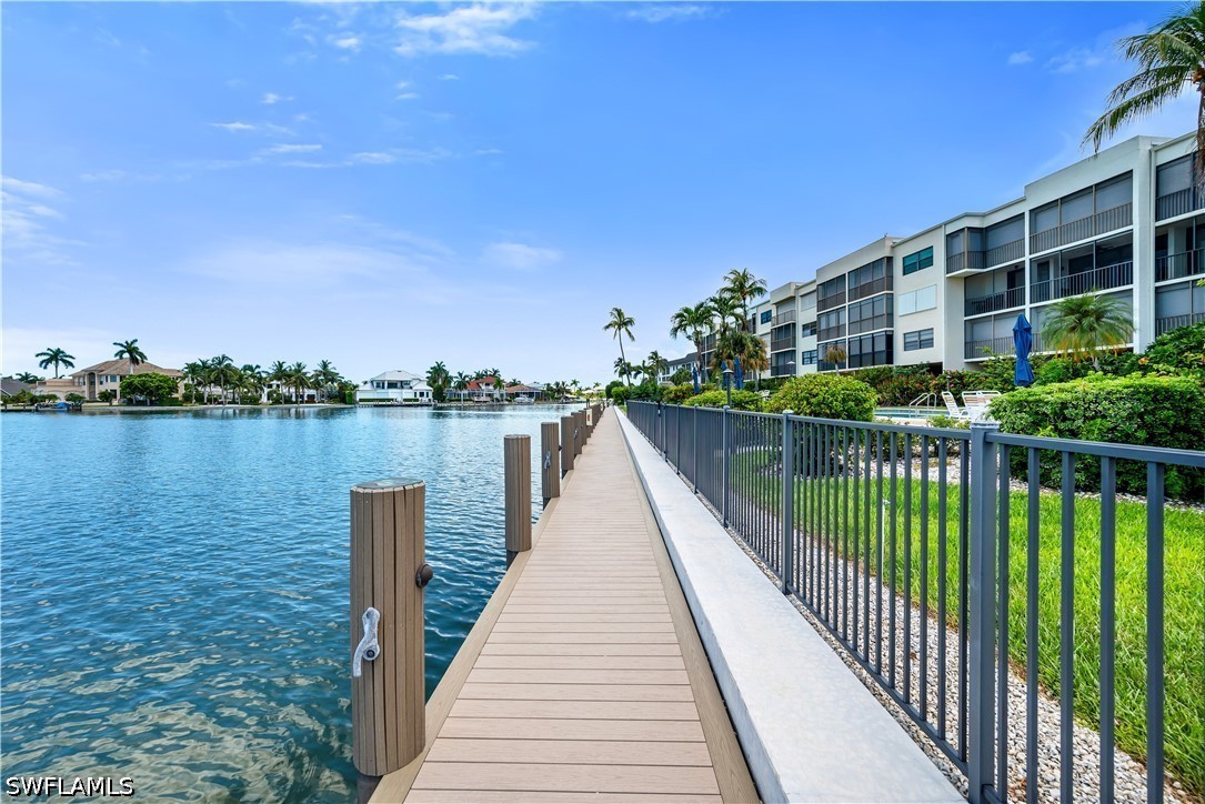 Dock