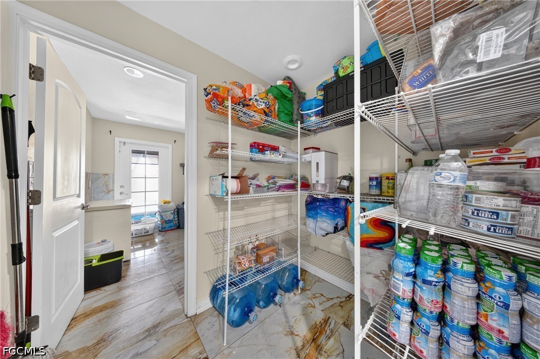 527 27th, Cape Coral, FL 33993