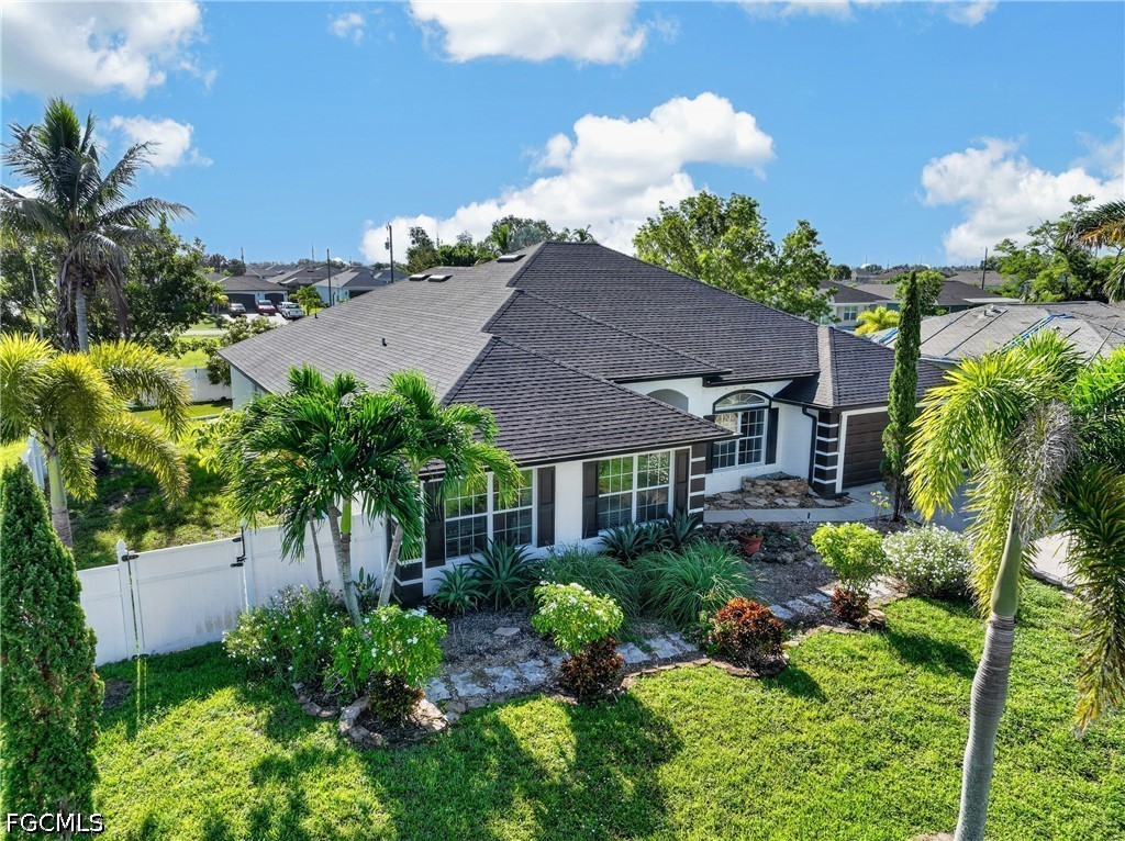 527 27th, Cape Coral, FL 33993