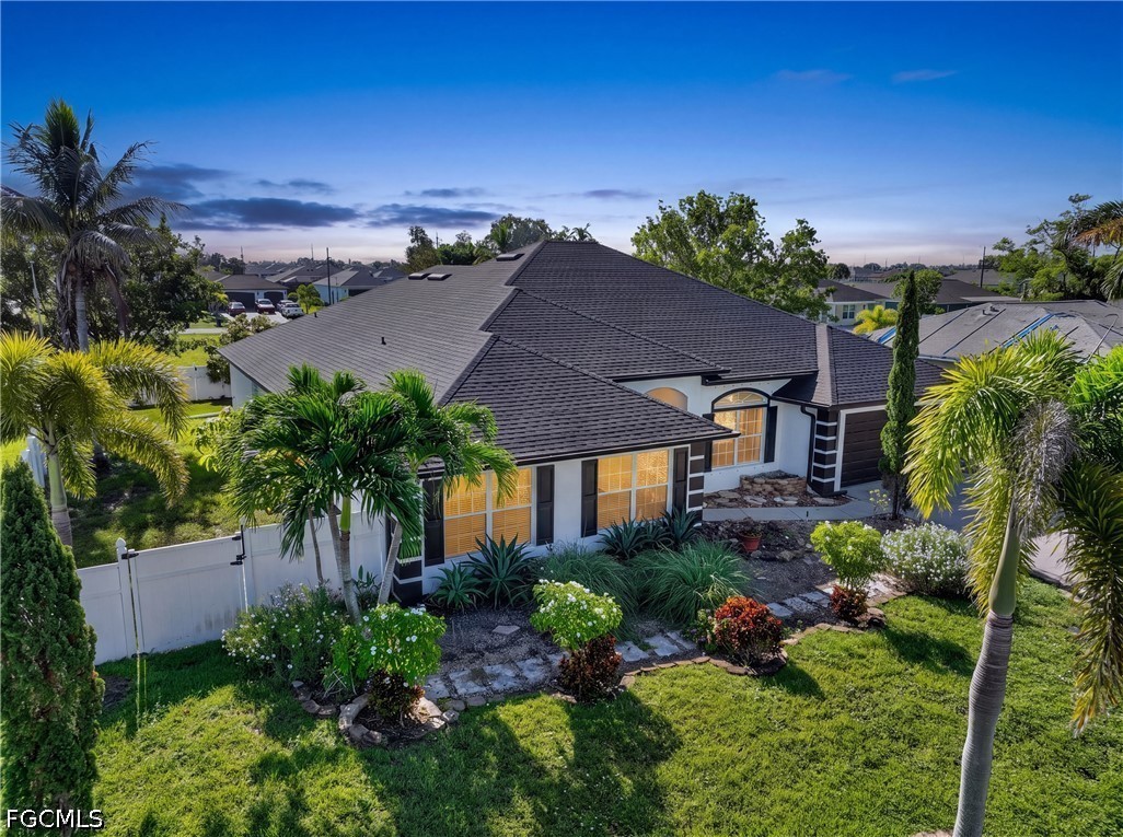 527 27th, Cape Coral, FL 33993