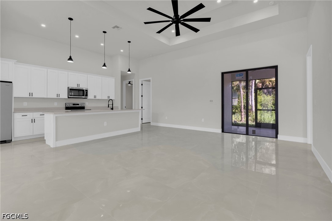 580 Woodview, Lehigh Acres, FL 33972