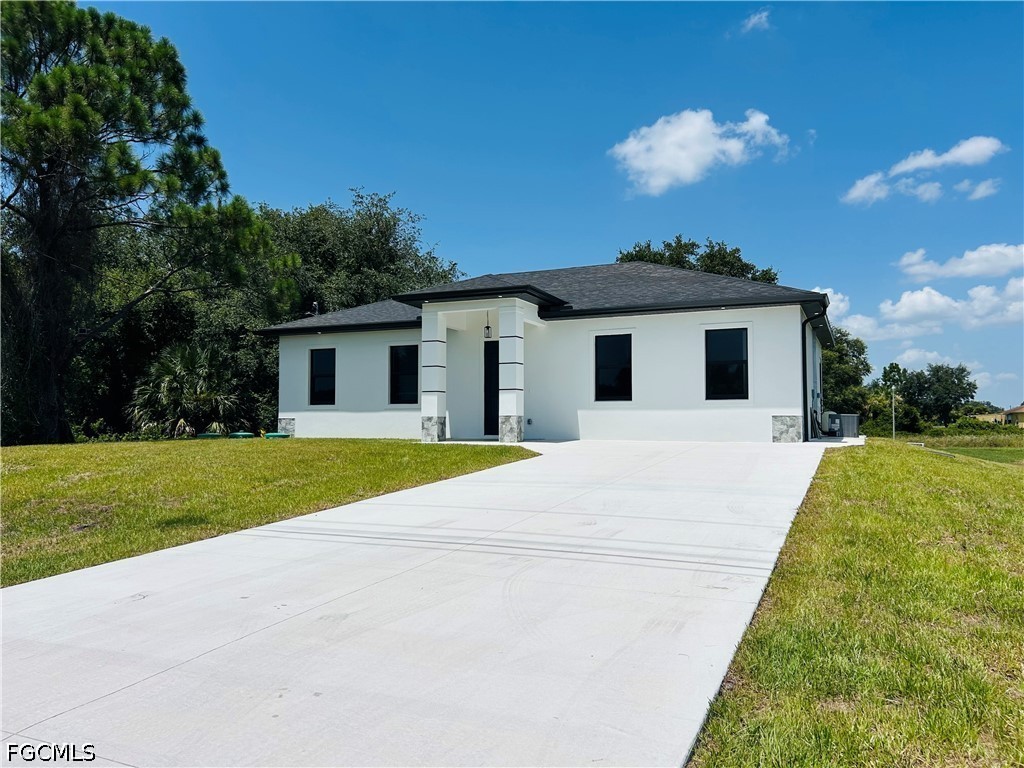 3705 15th, Lehigh Acres, FL 33972