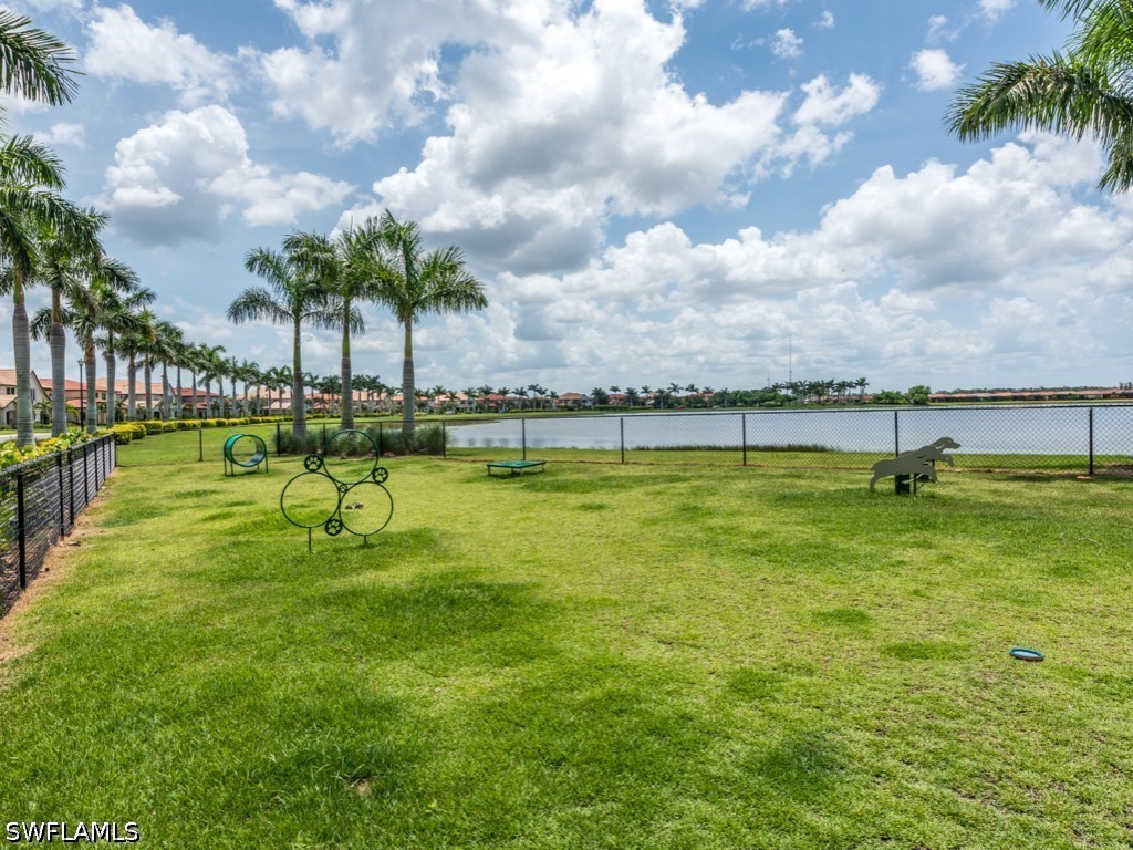 1577 Vizcaya, Naples, FL 34113