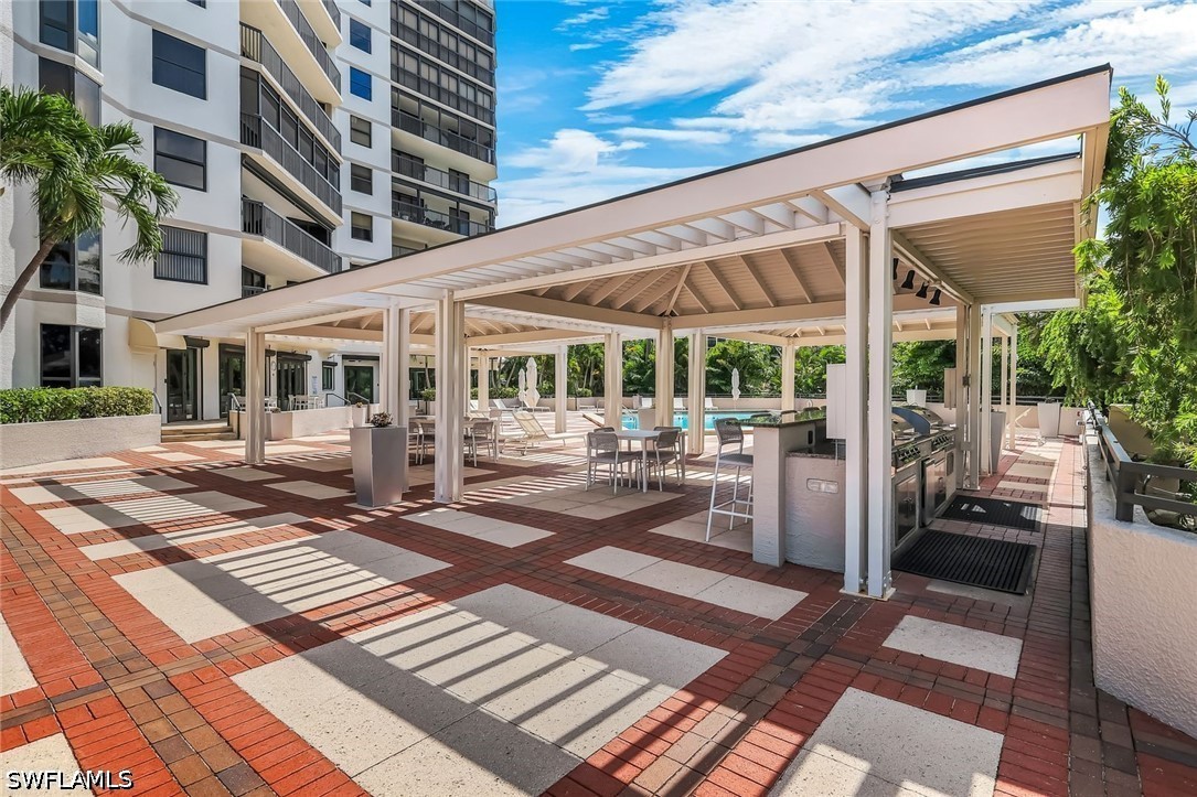 6075 Pelican Bay Unit 104, Naples, FL 34108