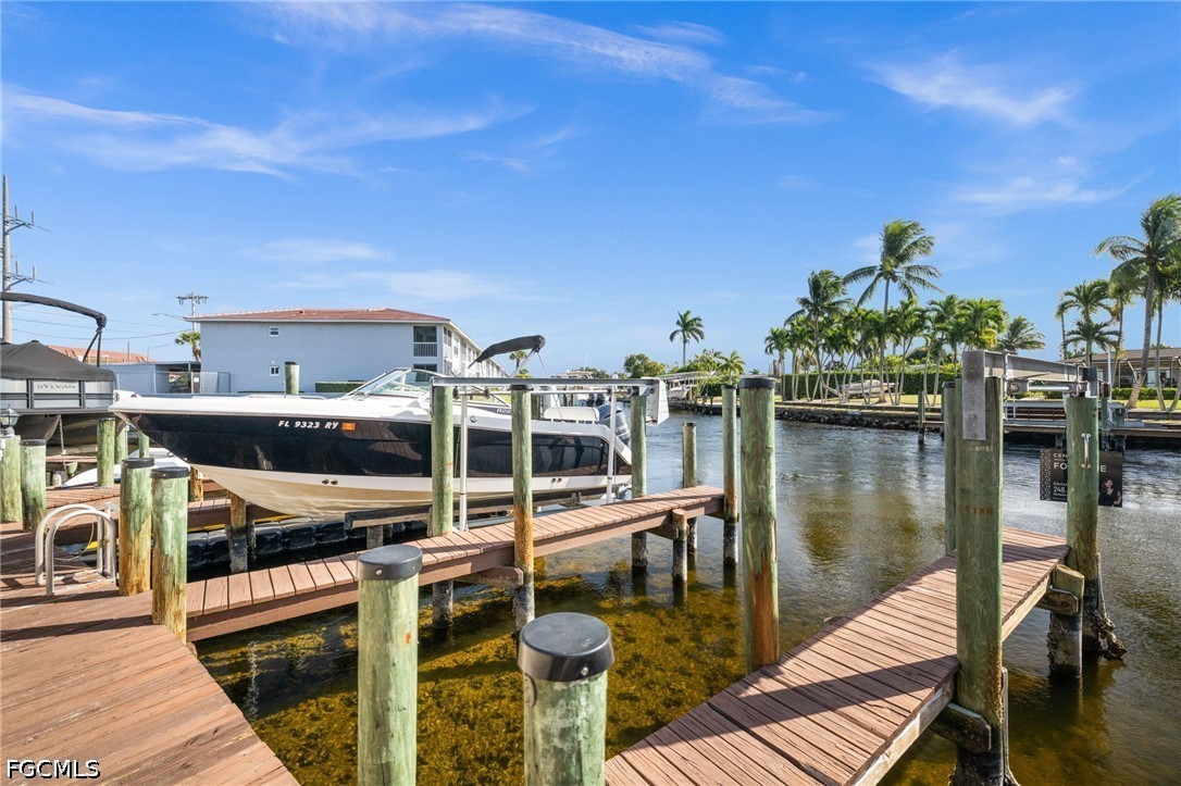 Dock