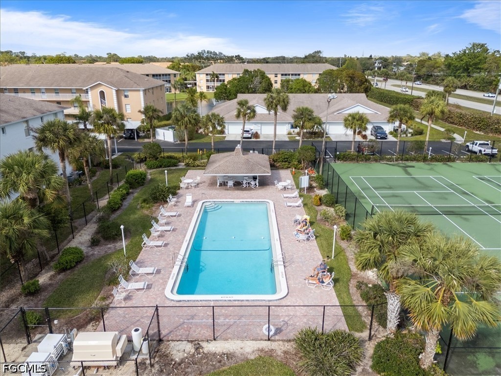 9660 Victoria Unit 206, Naples, FL 34109