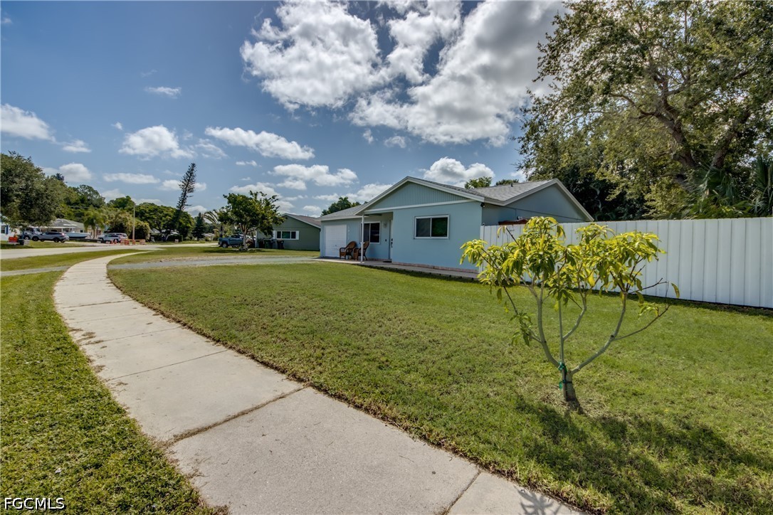 2912 Poinciana, Naples, FL 34105