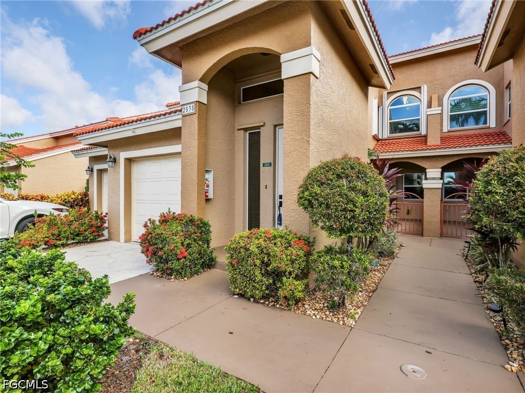 2535 Aspen Creek Unit 201, Naples, FL 34119