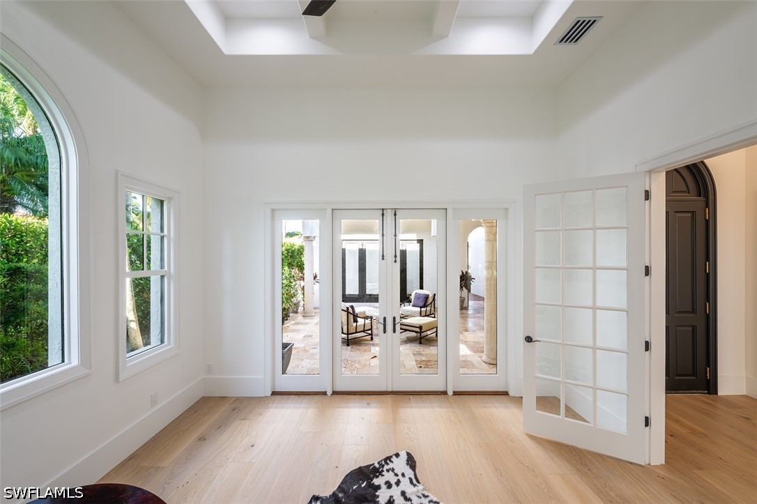 2749 Medallist, Naples, FL 34109