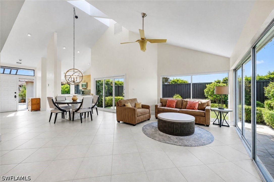 529 Bay Villas, Naples, FL 34108