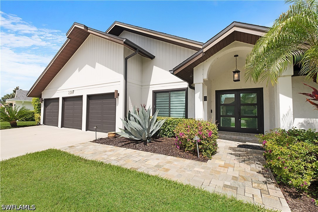 2307 Queens, Naples, FL 34112