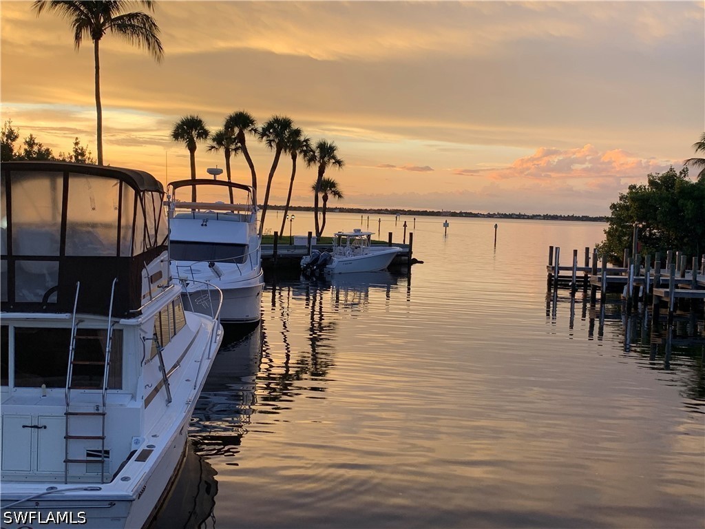 Dock