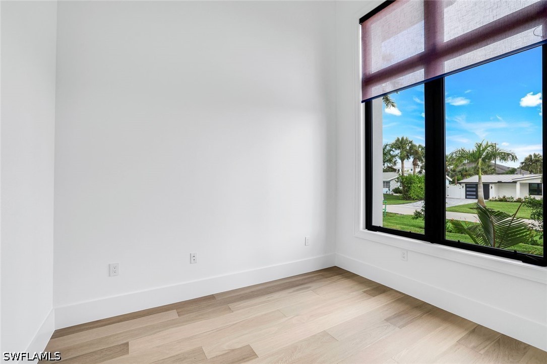 1248 13th, Naples, FL 34102