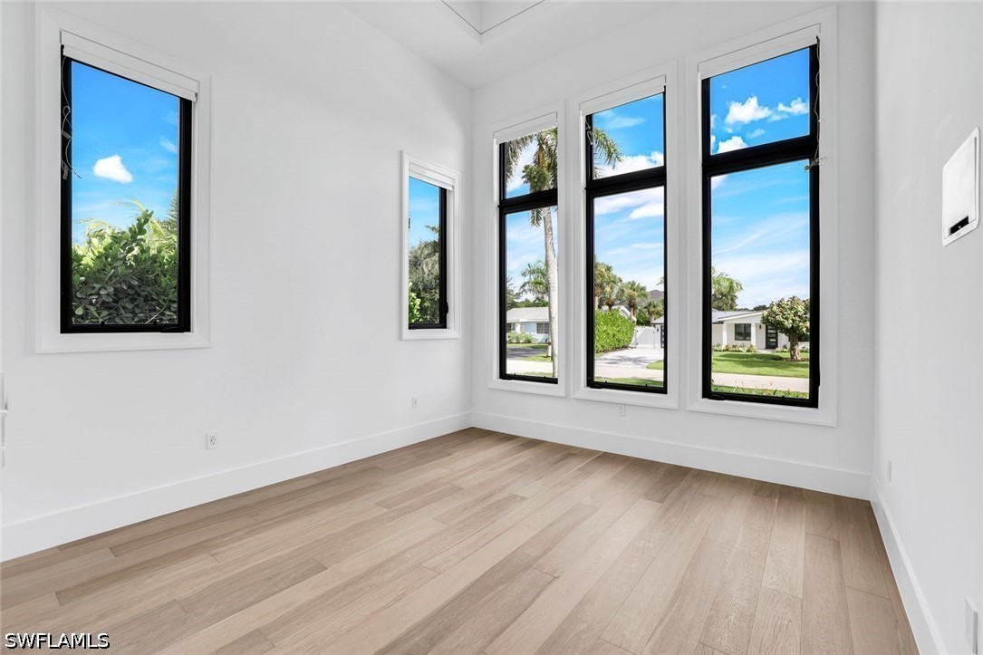 1248 13th, Naples, FL 34102