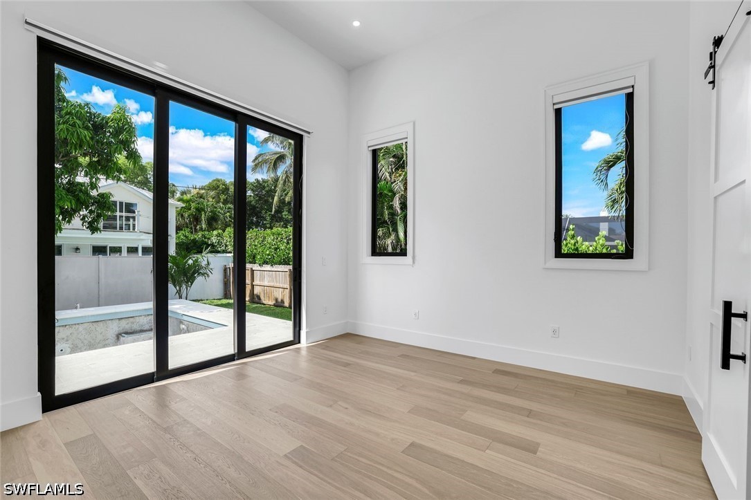 1248 13th, Naples, FL 34102