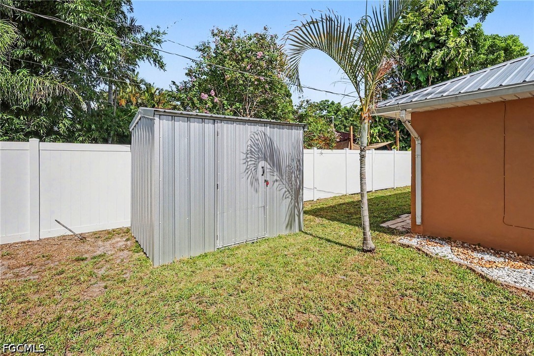918 Gleason, Cape Coral, FL 33914