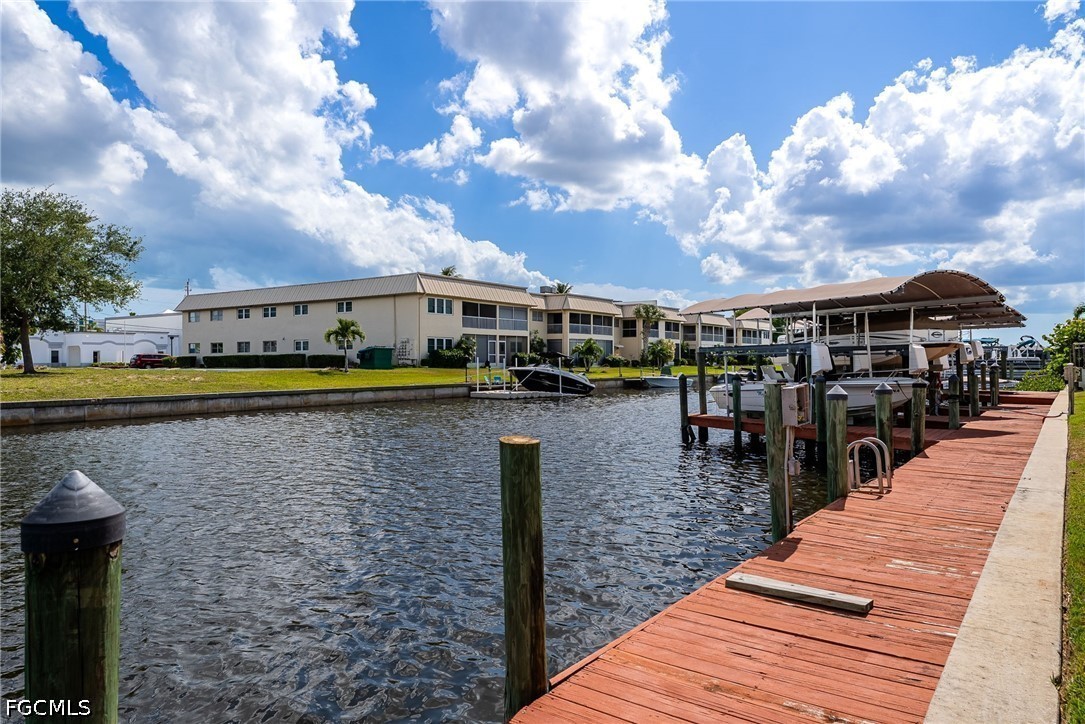Dock