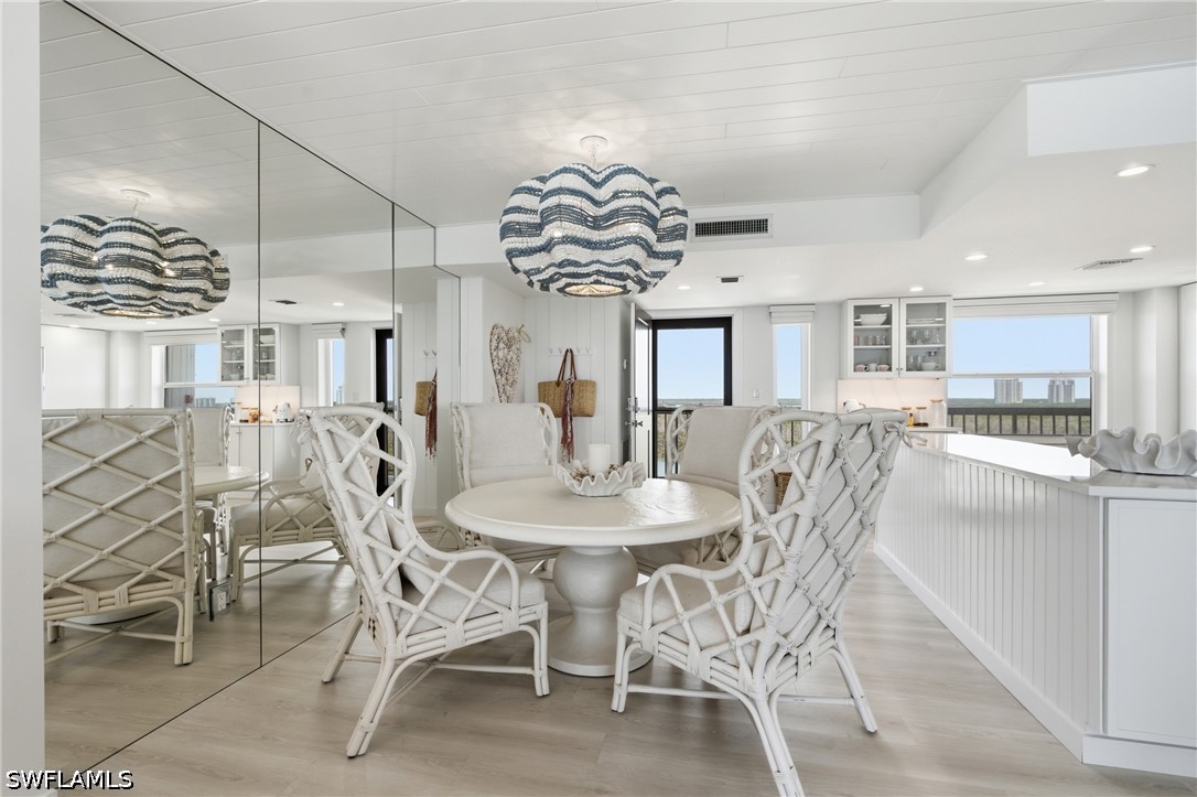 DiningArea