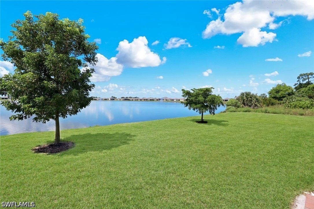 950 Stonewater Lake, Cape Coral, FL 33993