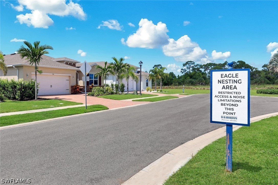 950 Stonewater Lake, Cape Coral, FL 33993