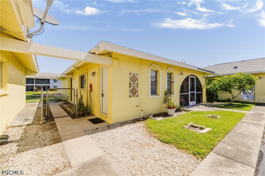 1245 8th Unit 103, Cape Coral, FL 33990