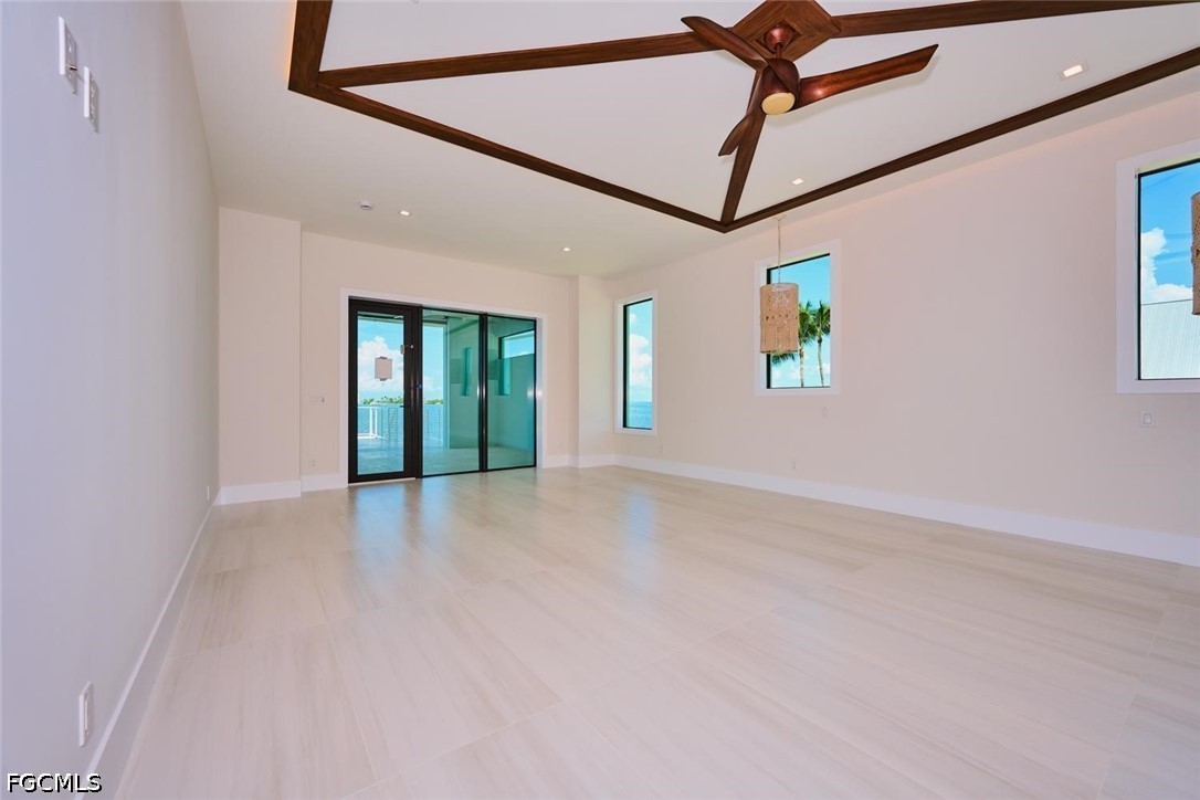 938 San Carlos, Fort Myers Beach, FL 33931