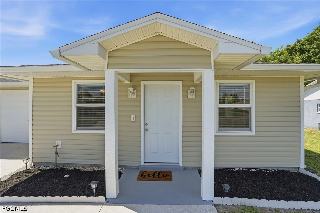 899 Ridgeway, North Fort Myers, FL 33903