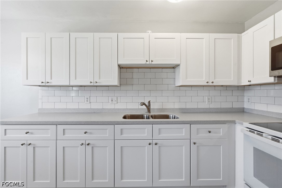 899 Ridgeway, North Fort Myers, FL 33903
