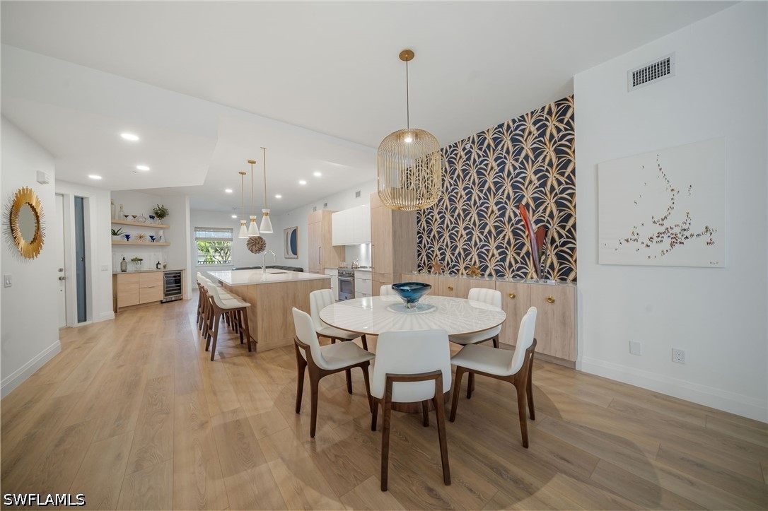 DiningArea