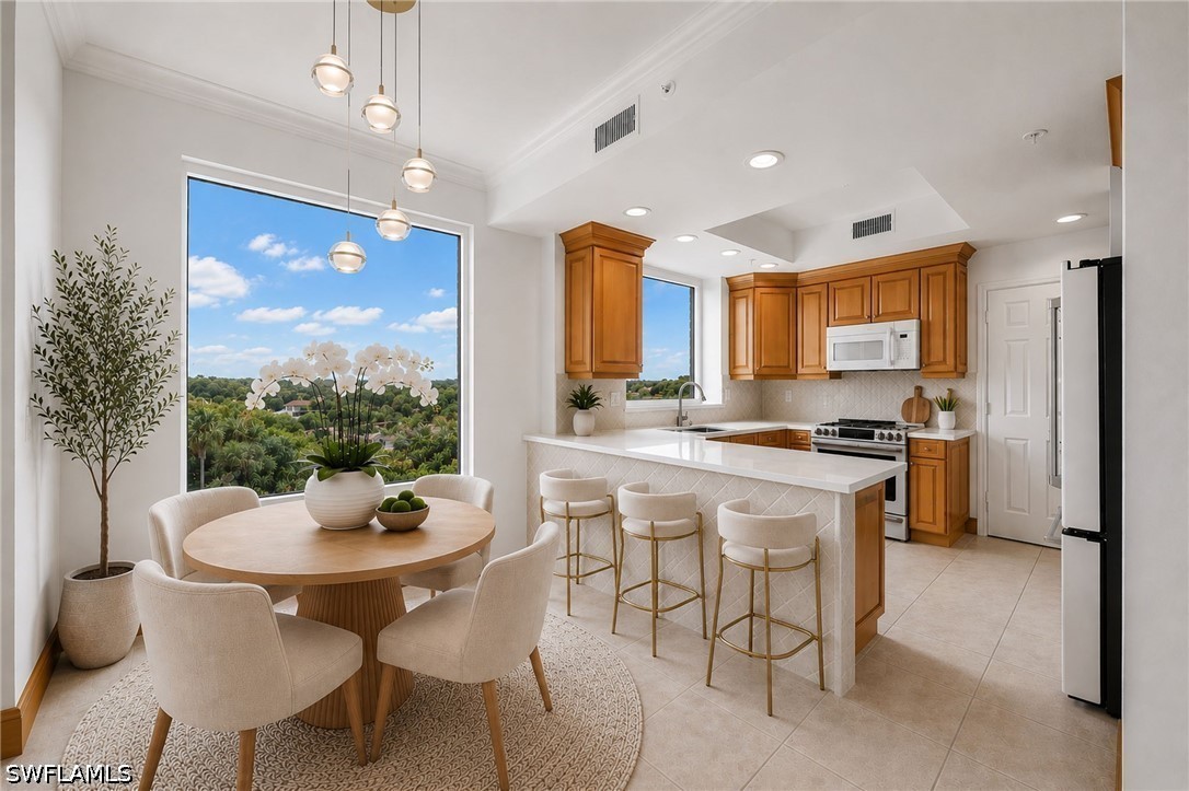 1001 Arbor Lake Unit 408, Naples, FL 34110