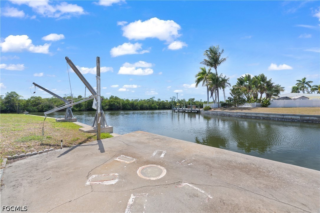 12065 Boat Shell, Matlacha Isles, FL 33991