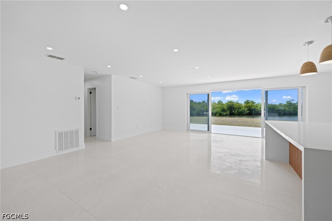 12065 Boat Shell, Matlacha Isles, FL 33991