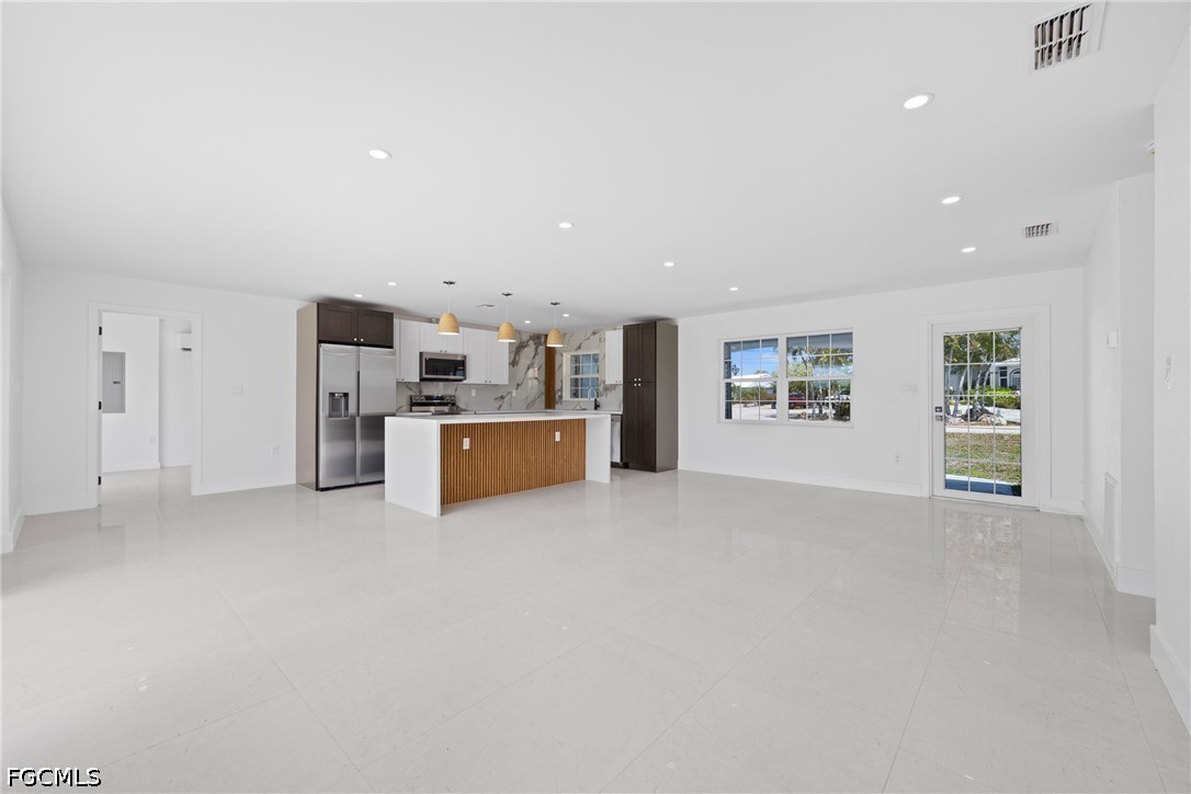12065 Boat Shell, Matlacha Isles, FL 33991