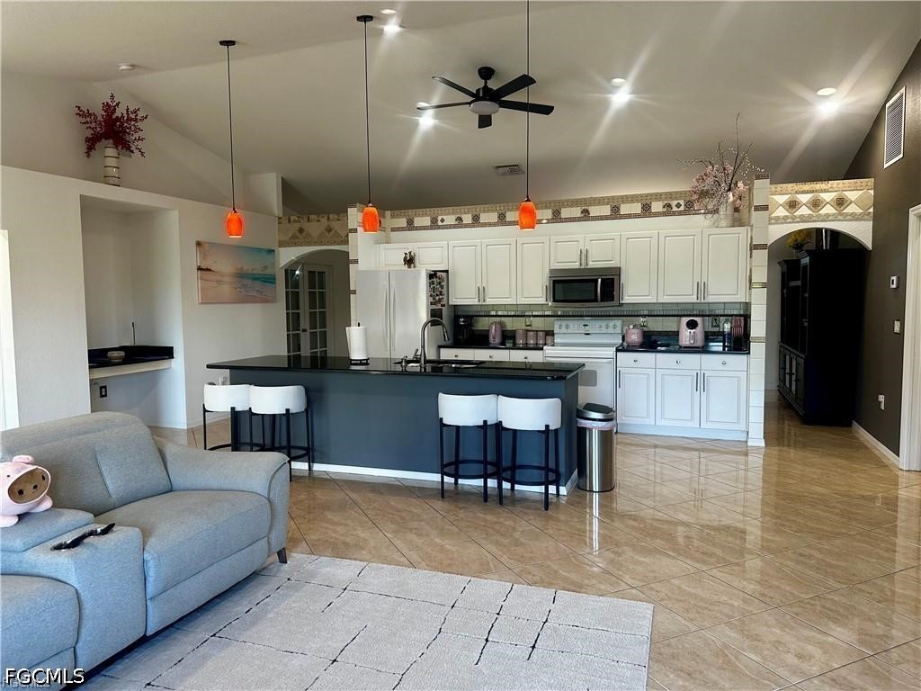 2005 3rd, Cape Coral, FL 33993