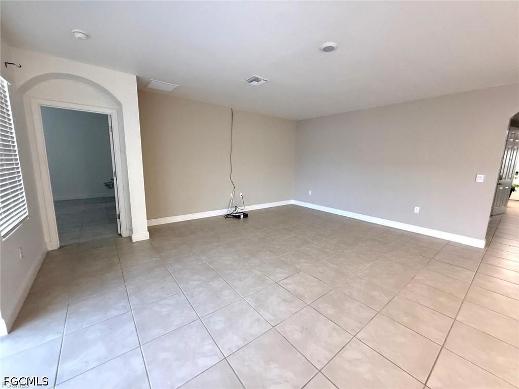 635 6th, Cape Coral, FL 33909