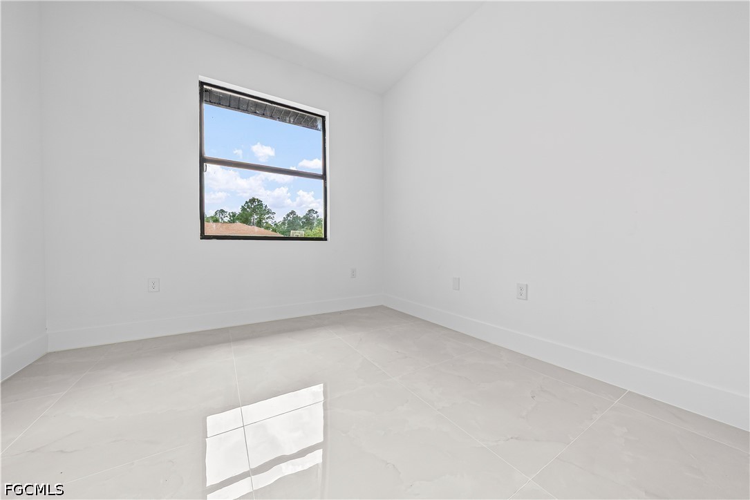 439 Redwing, Lehigh Acres, FL 33974