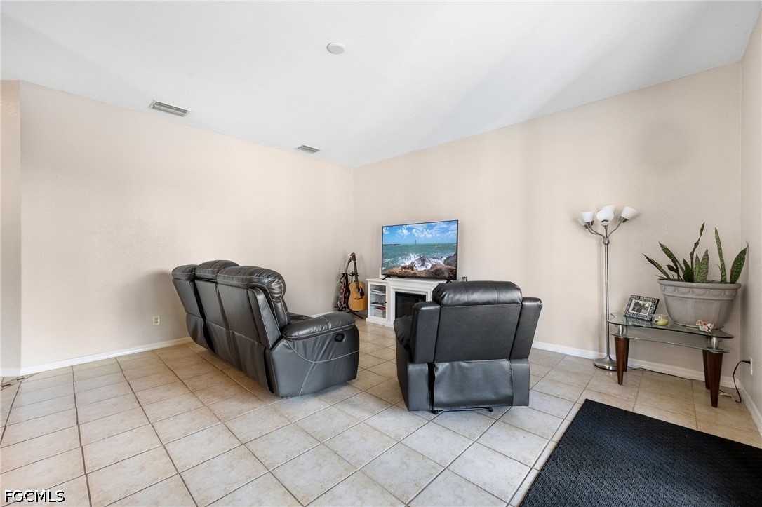 8197 Silver Birch, Lehigh Acres, FL 33971