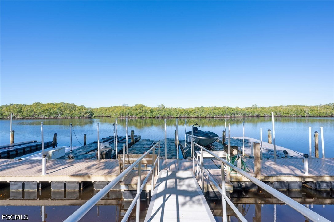 Dock