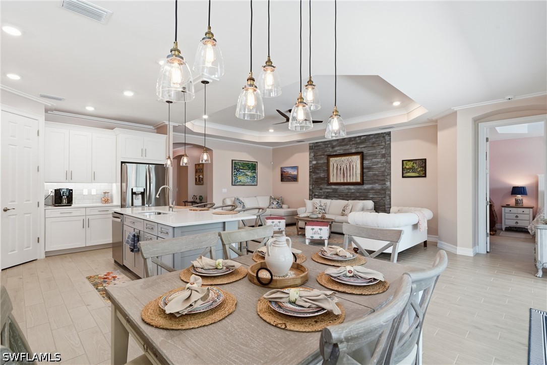 DiningArea