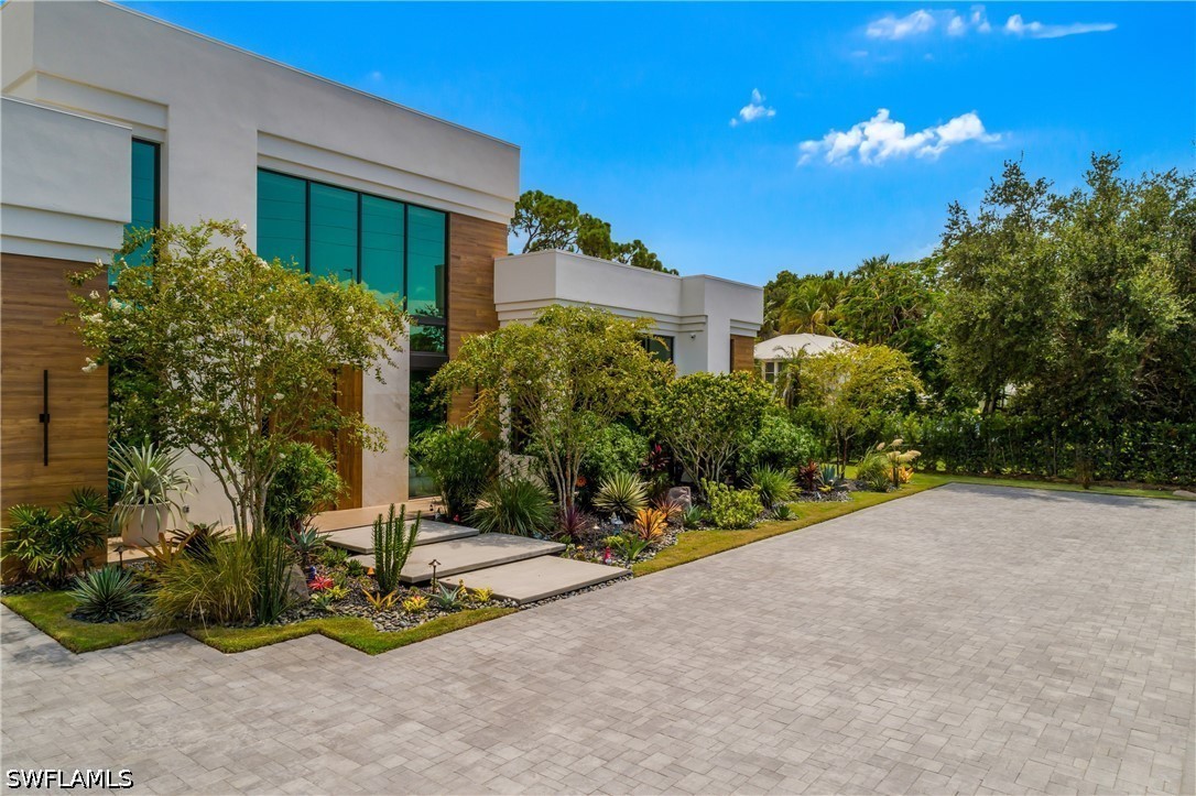6616 Trail, Naples, FL 34108