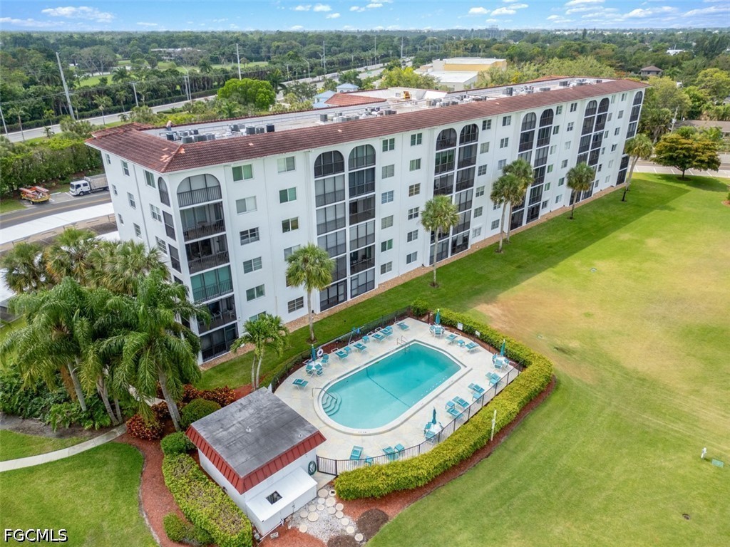 37 High Point Unit 208, Naples, FL 34103